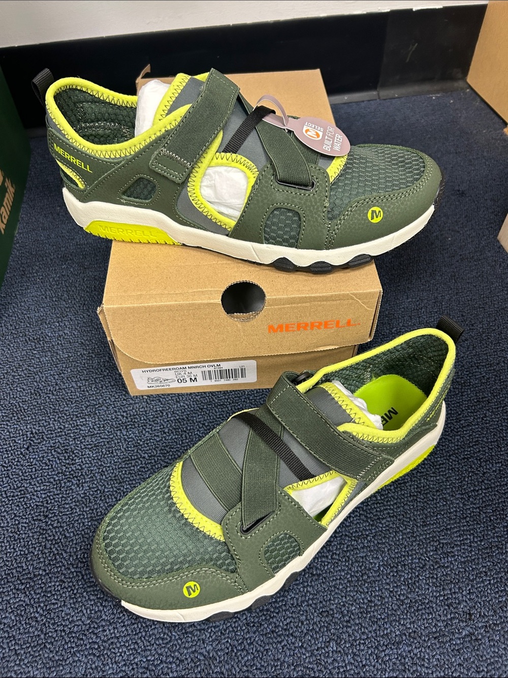 Merrell Kids Olive Green & Lime big boy 5 hydro free roam
